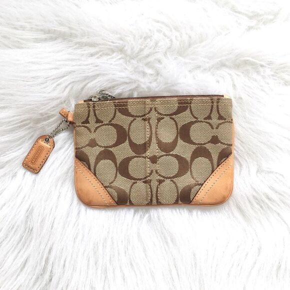 🔃Coach Signature Logo Tan Wristlet - Picture 1 of 5